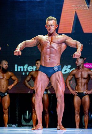 CLASSIC PHYSIQUE НОВИЧКИ